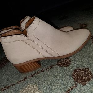 Size 7.5 Booties